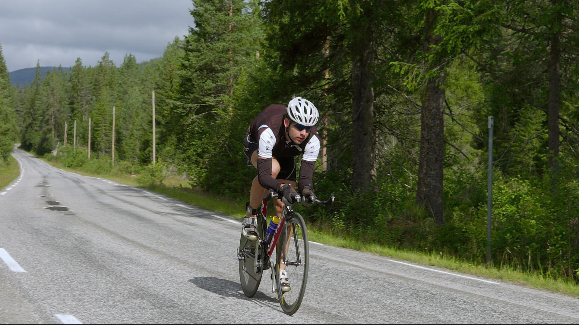 他曾被所有人质疑，他曾被所有人质疑英文